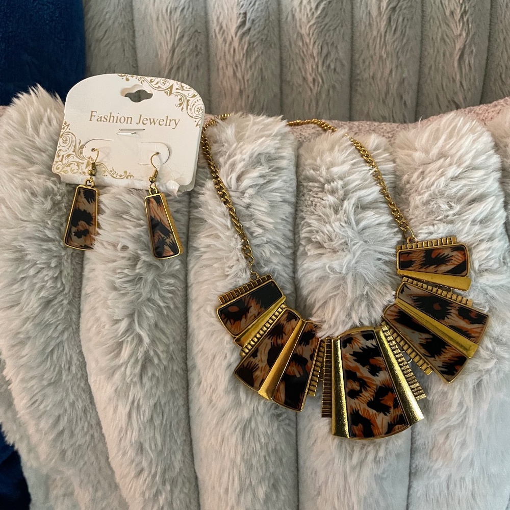 Cheetah Necklace & Earrings